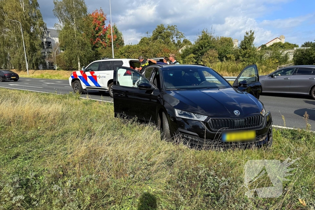 Aanrijding tussen vrachtwagen en auto veroorzaakt vertraging