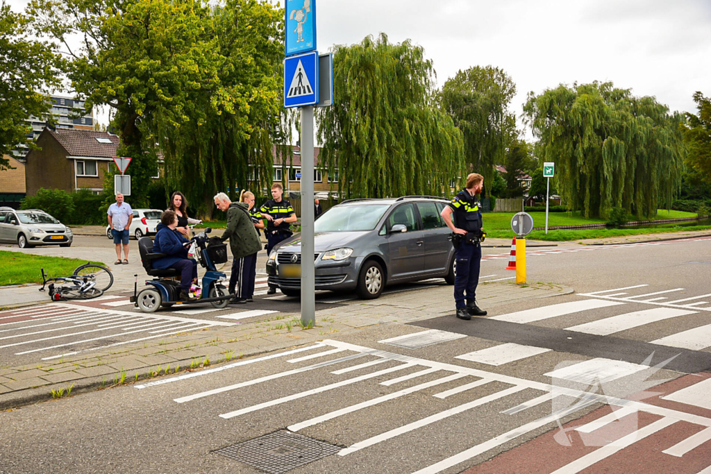 Kind op fiets aangereden bij oversteekplaats