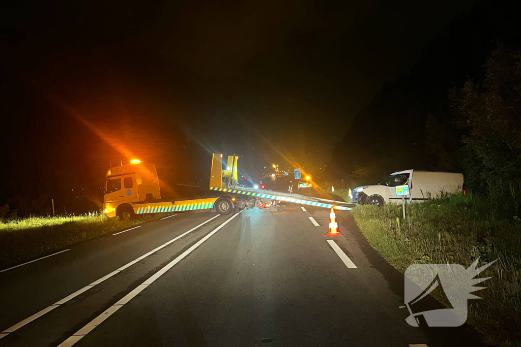 Bestuurder aangehouden na vastgelopen bestelbus