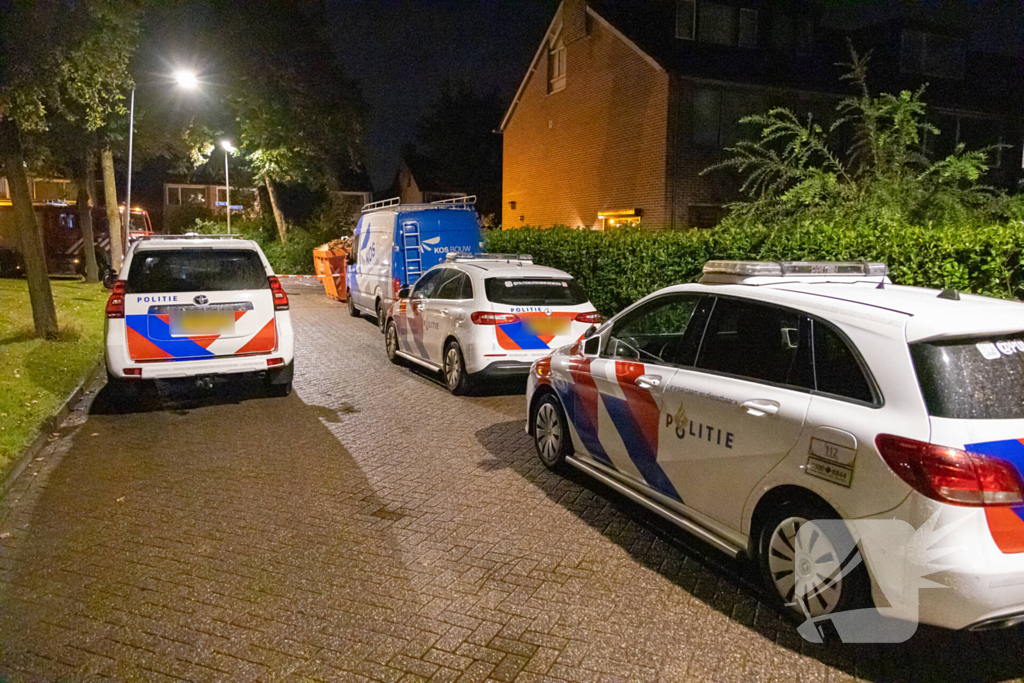 Explosie in achtertuin, politie doet onderzoek