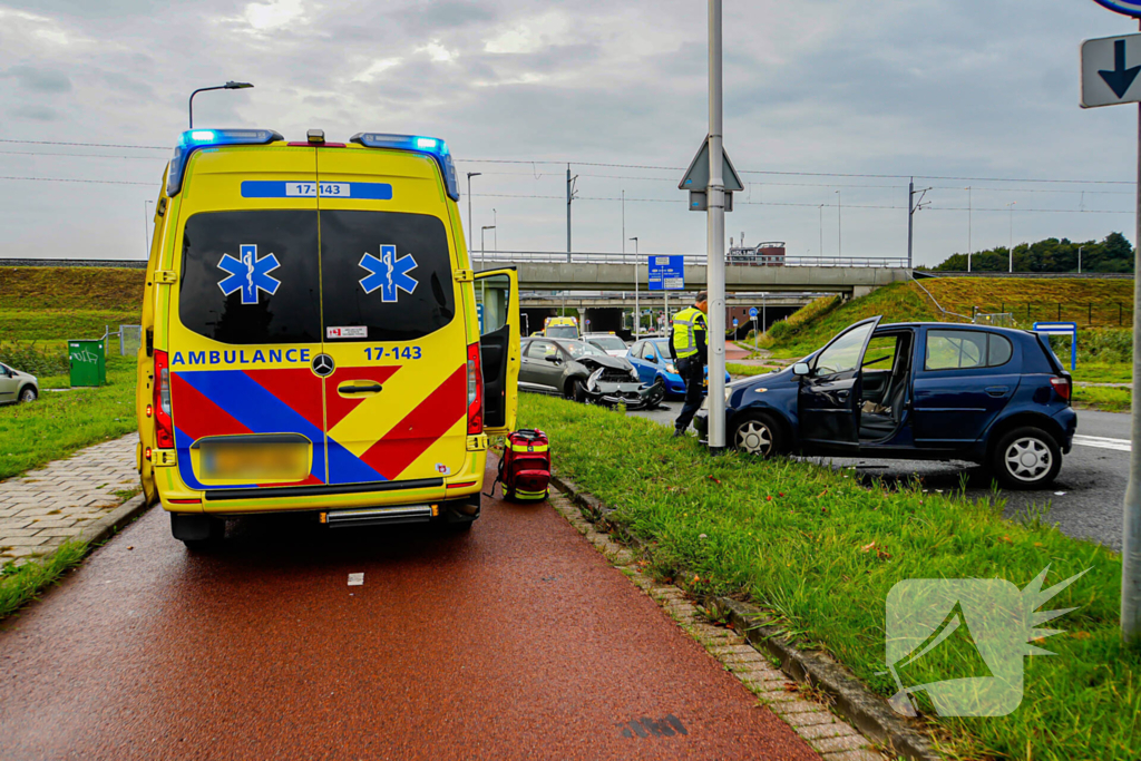 Traumateam ingezet na botsing tussen twee voertuigen