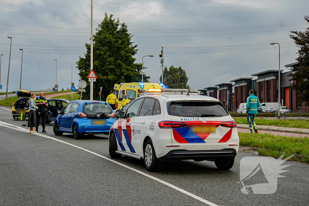 Traumateam ingezet na botsing tussen twee voertuigen