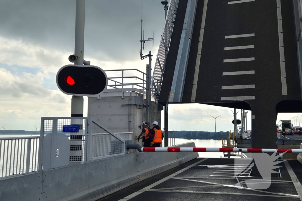 Lange files door storing bij Haringvlietbrug