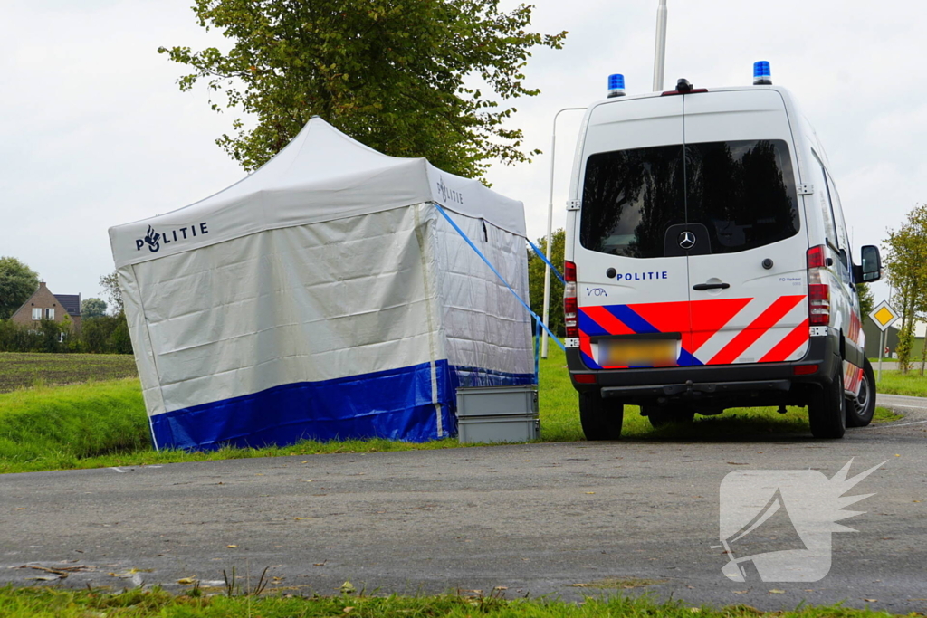 Bestuurder komt om bij auto te water