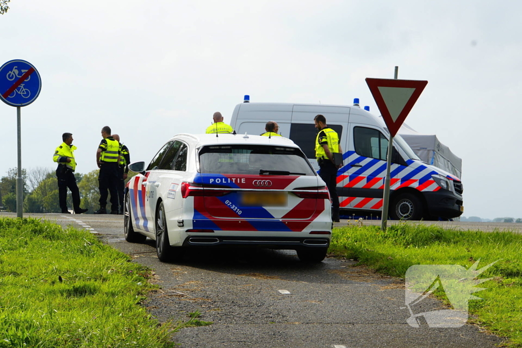 Bestuurder komt om bij auto te water