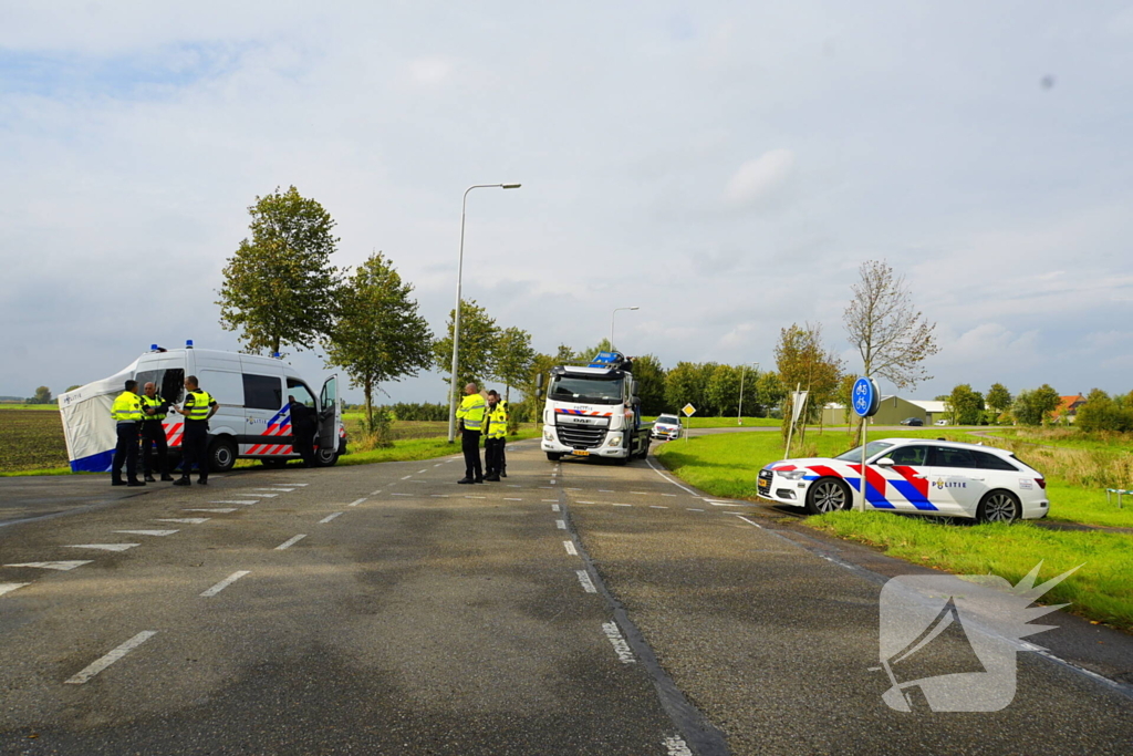 Bestuurder komt om bij auto te water