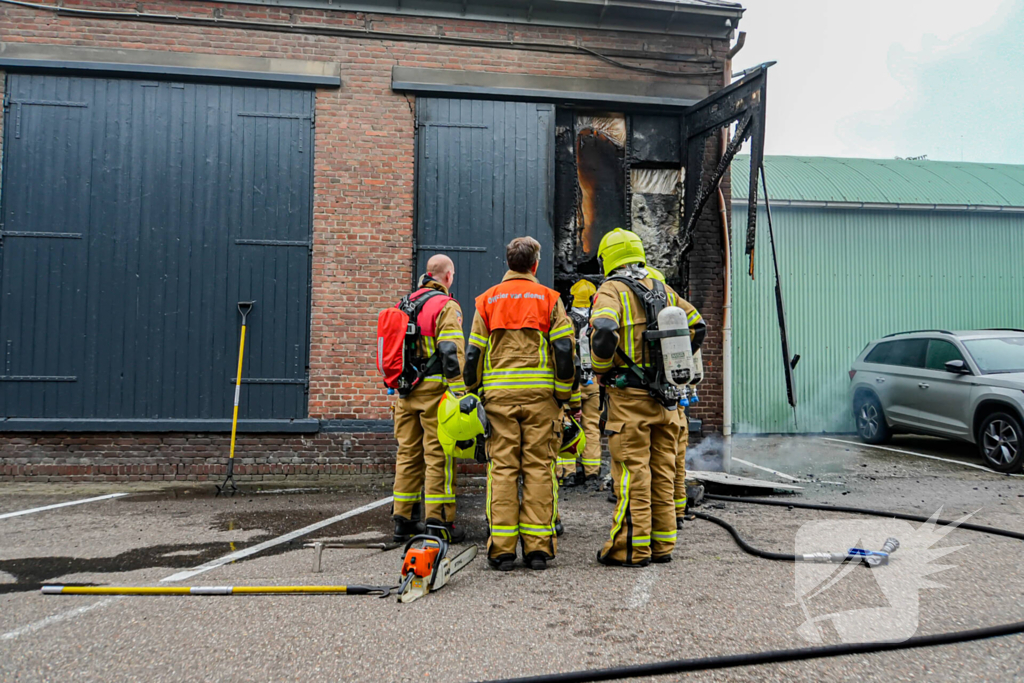 Veel schade bij brand in timmerwerkplaats