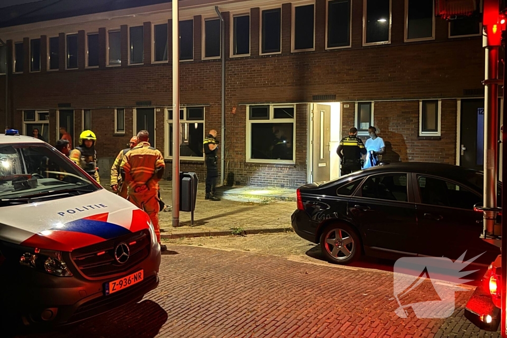 Brandweer ventileert woning na brand