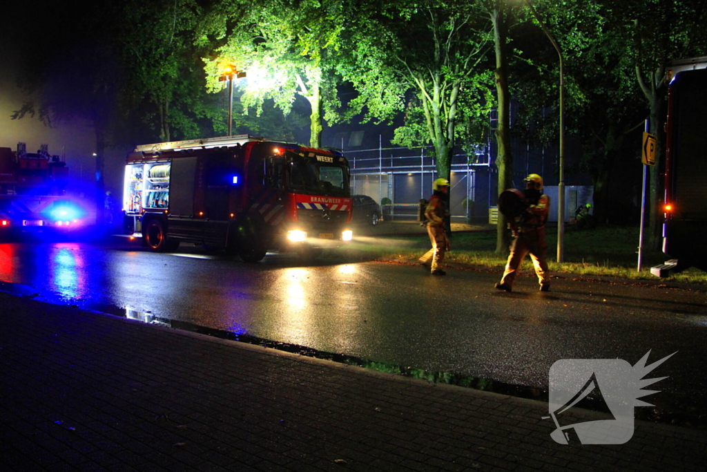 Brandweer zet meerdere eenheden in bij woningbrand