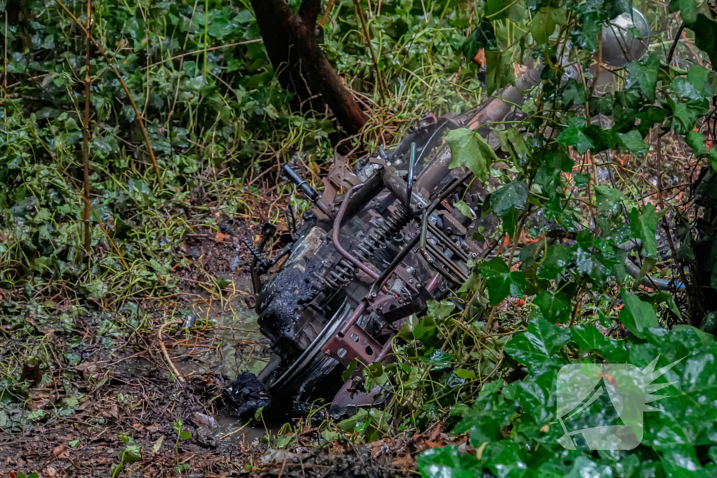 Scooter gedumpt en in brand gestoken bij speeltuinen