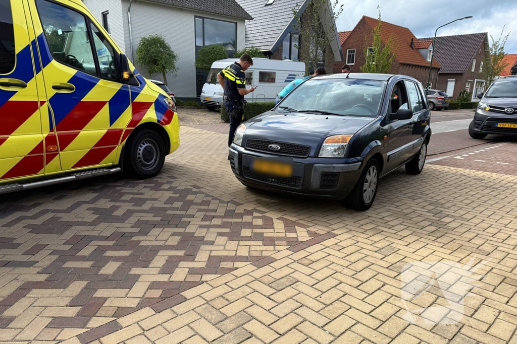 Fietser gewond bij botsing met auto