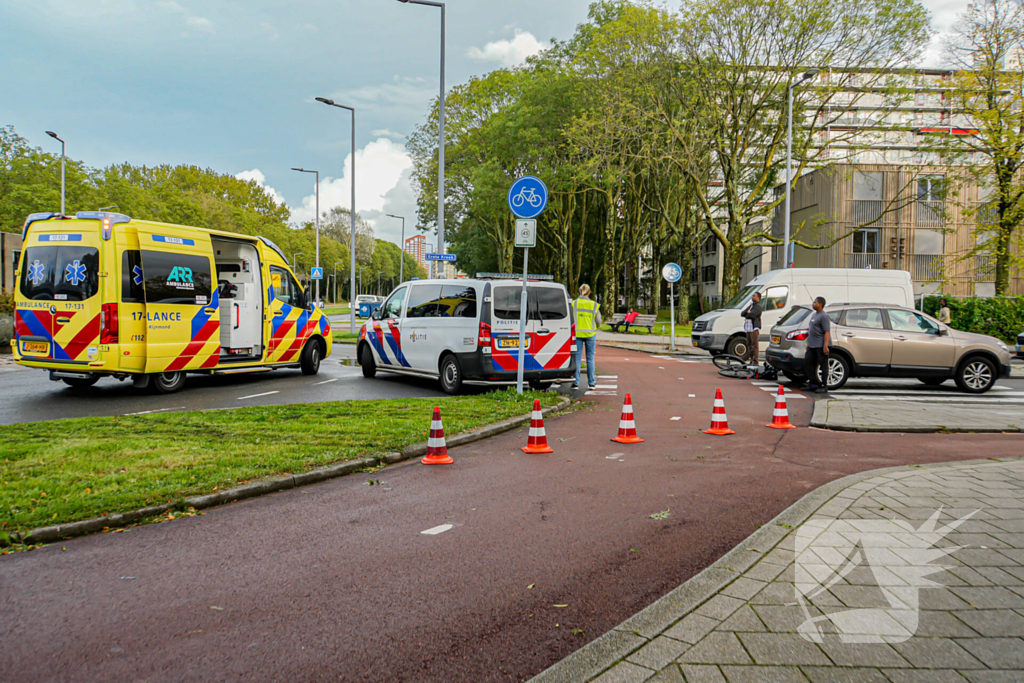 Overstekende fietser aangereden door automobilist