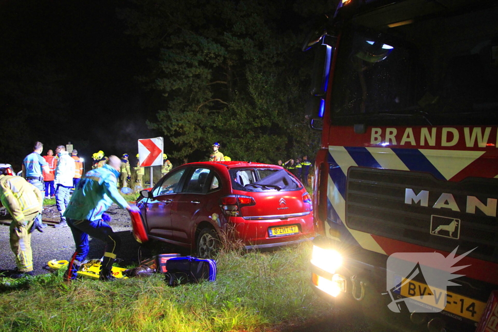 Meerdere gewonden na frontale botsing tussen auto's