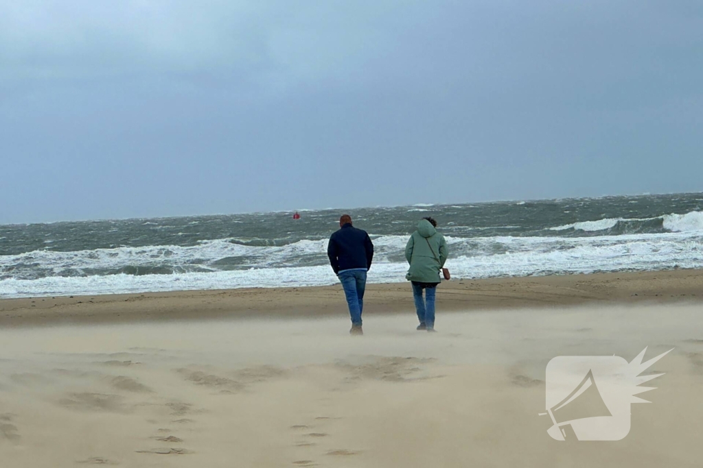 Eerste herfststorm trekt over Nederland