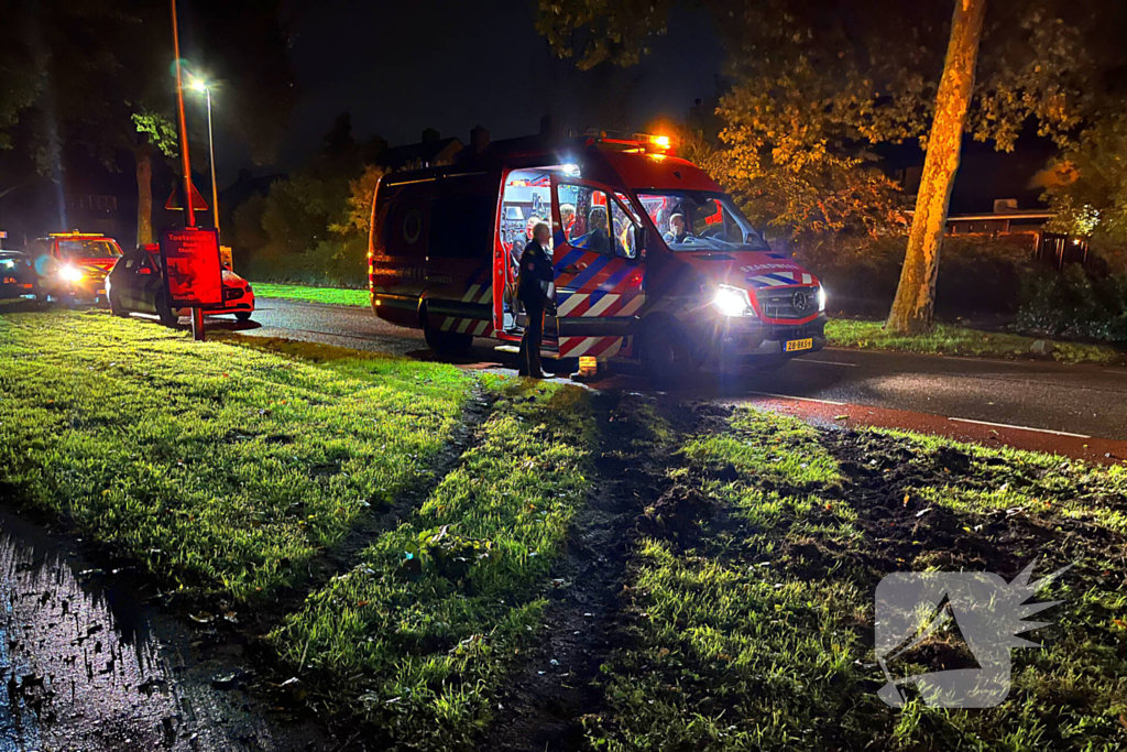 Zoekactie nadat auto in sloot belandt