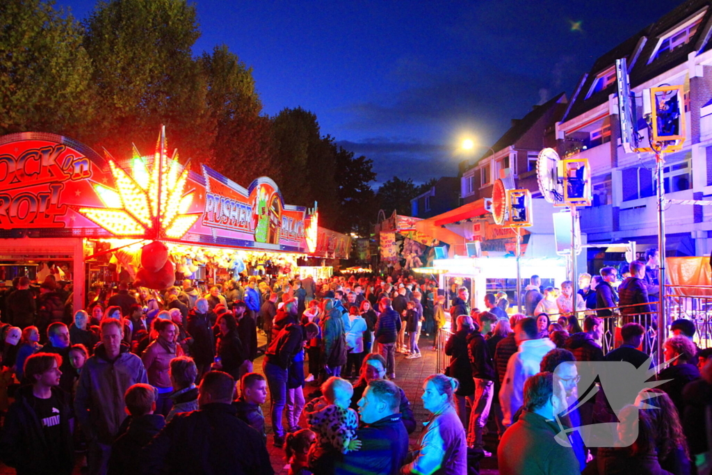 Twee minuten stilte op kermis wegens overlijden Hans van Tol