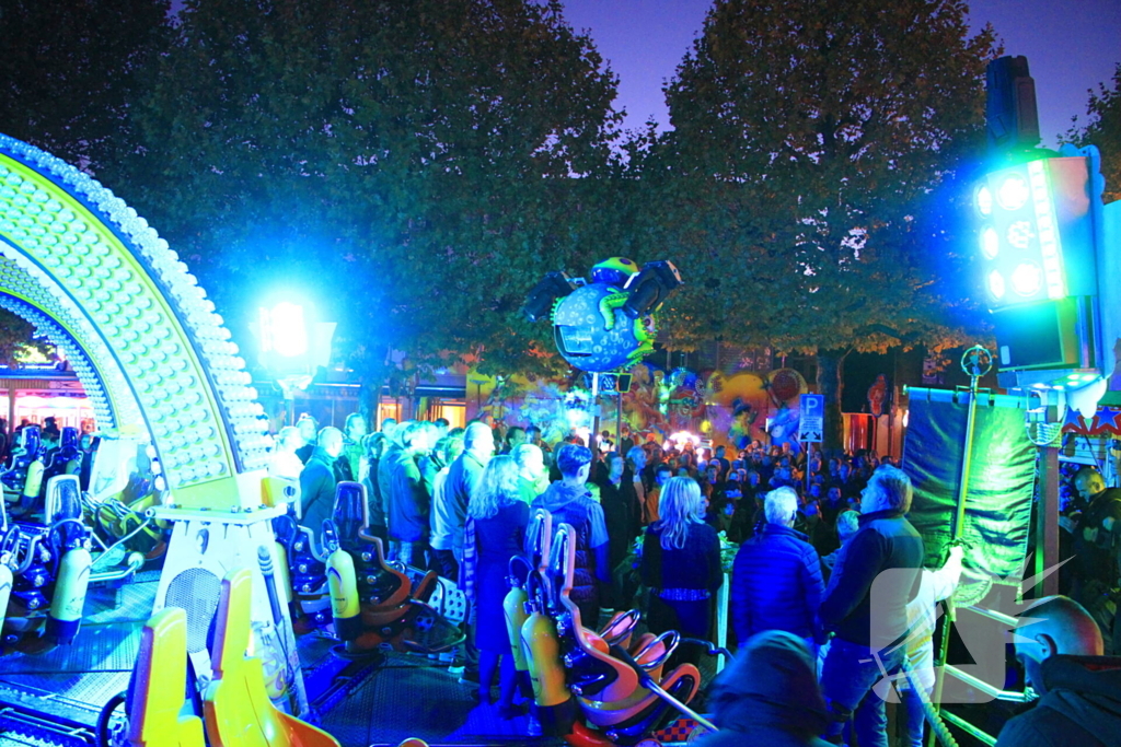 Twee minuten stilte op kermis wegens overlijden Hans van Tol