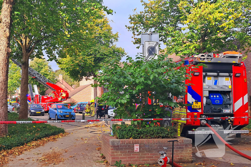 Brandweer ingezet voor grote brand in woning