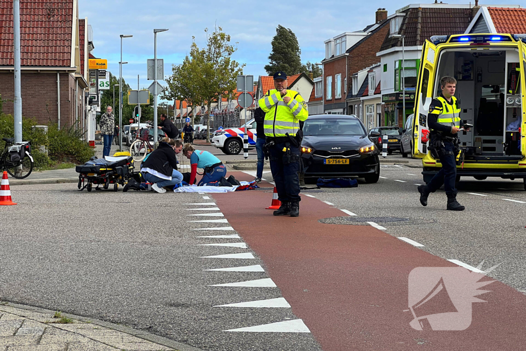 Fietser gewond bij aanrijding met bestelbus