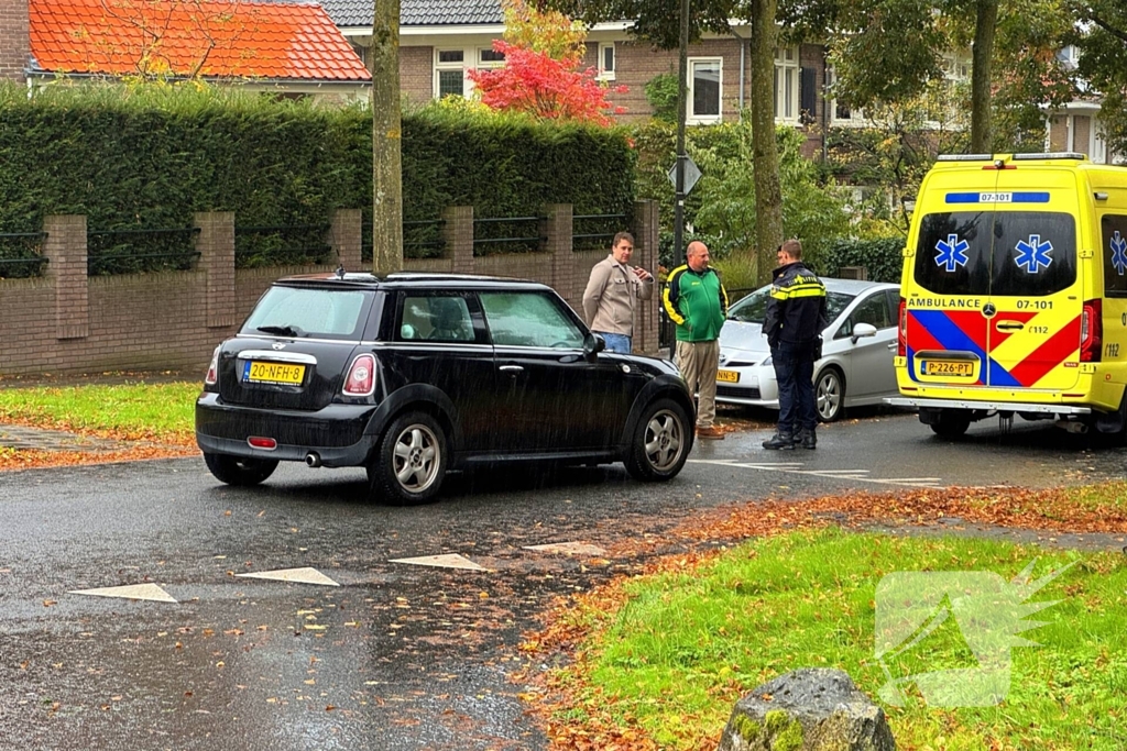 Fietser en automobilist met elkaar in botsing