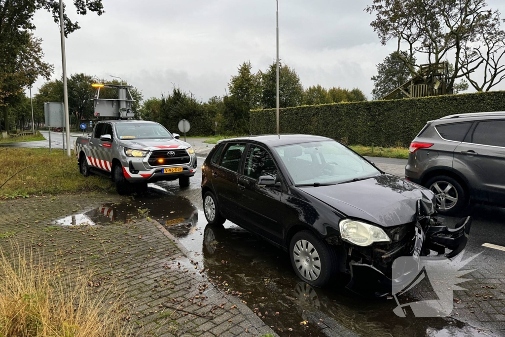 Auto die net van garage komt krijgt zelfde storing en vliegt uit de bocht