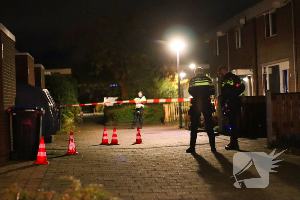 Politie doet onderzoek naar mogelijke explosie bij woning