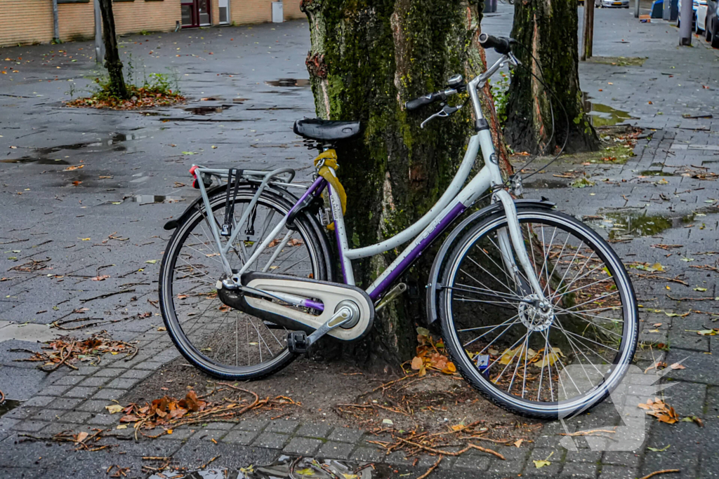 Fietser loopt forse hoofdwond op na aanrijding