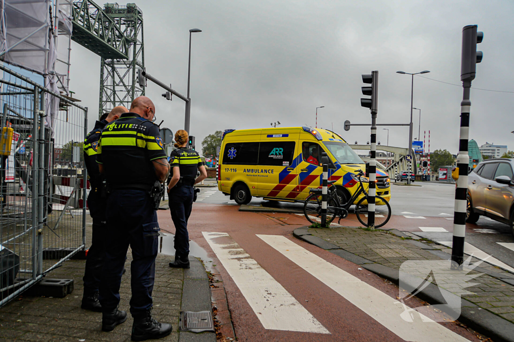 Fietser gewond bij aanrijding met bestelbus