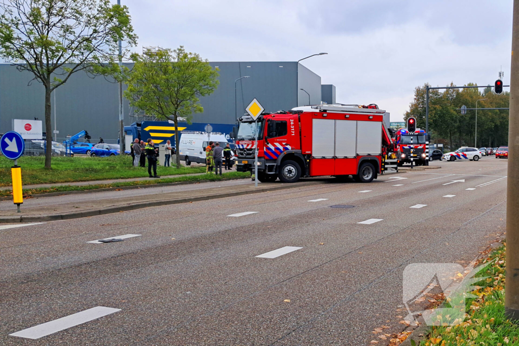 Vrachtwagenchauffeur rijdt vrouw aan