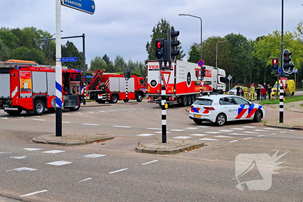 Vrachtwagenchauffeur rijdt vrouw aan