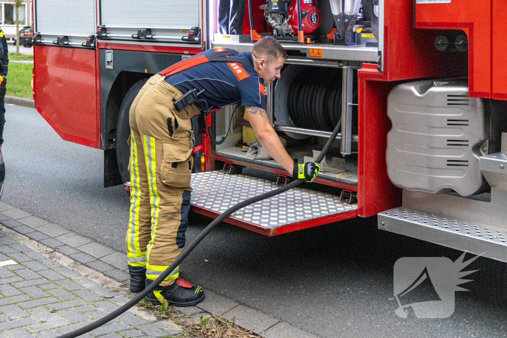 Brandweer blust brand in appartement