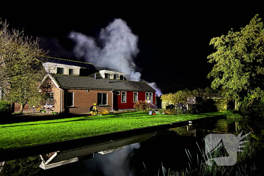 Veel rookontwikkeling bij brand in schuur