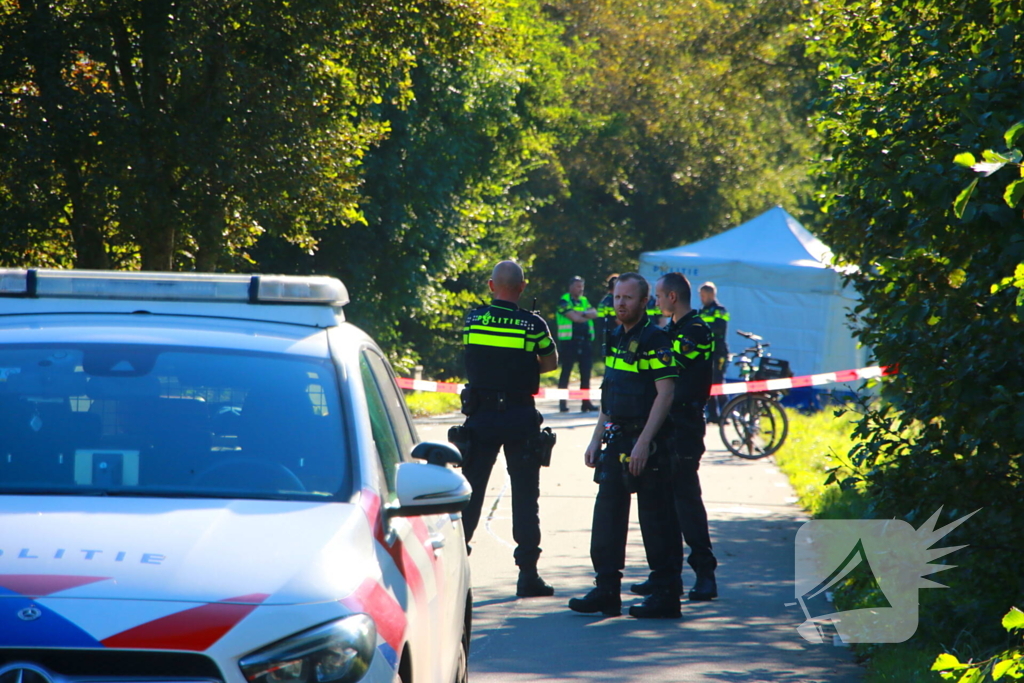 Politie doet onderzoek naar te water geraakt persoon