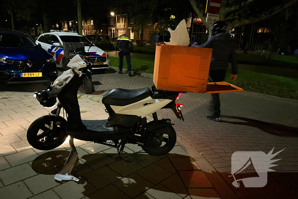 Scootmobieler aangereden door bezorger