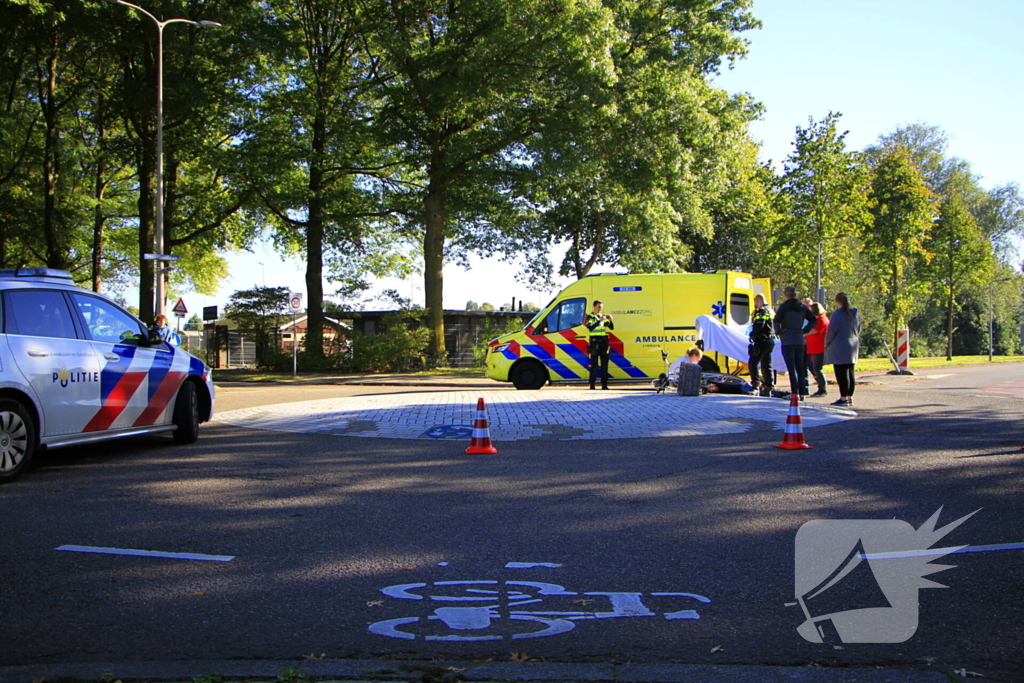 Weer fietser aangereden op bekende rotonde