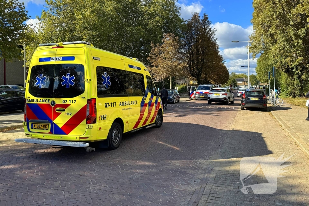 Fietser rijdt tegen openslaand portier