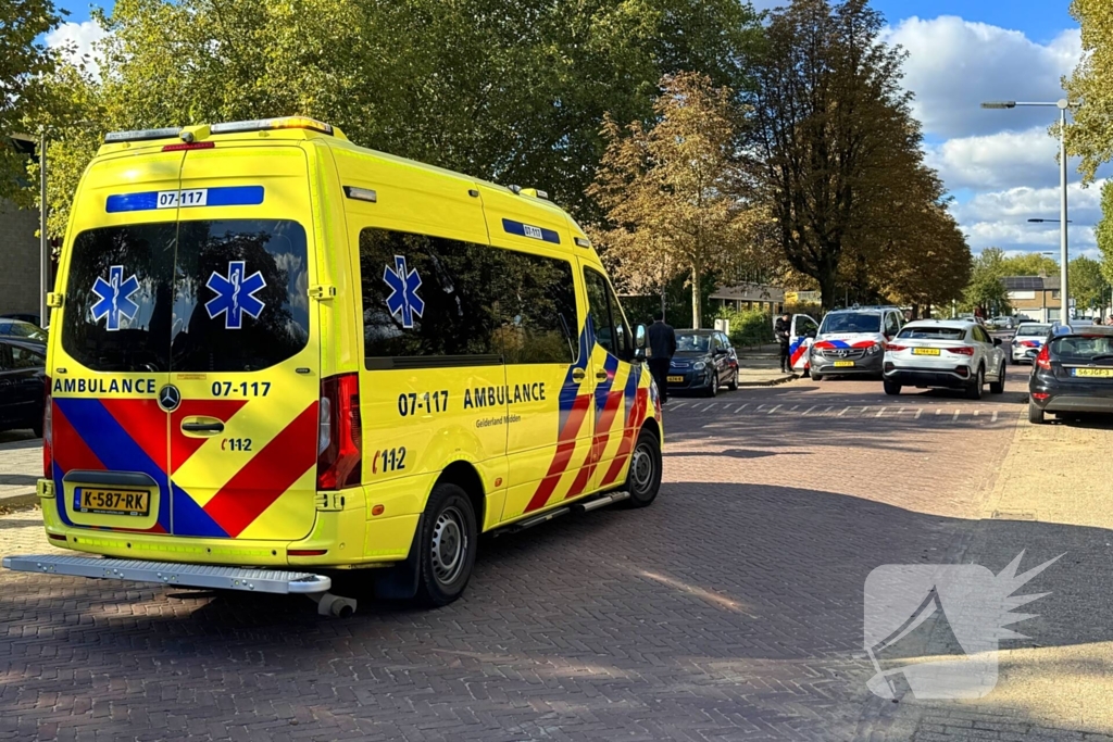 Fietser rijdt tegen openslaand portier