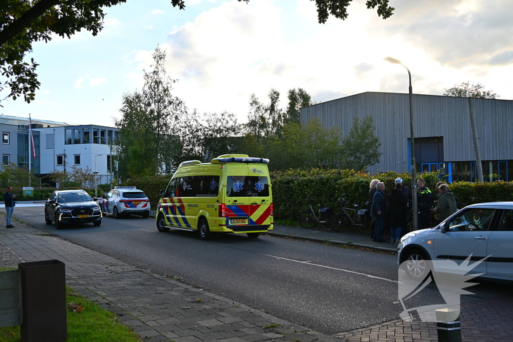 Fietsster gewon bij botsing met auto