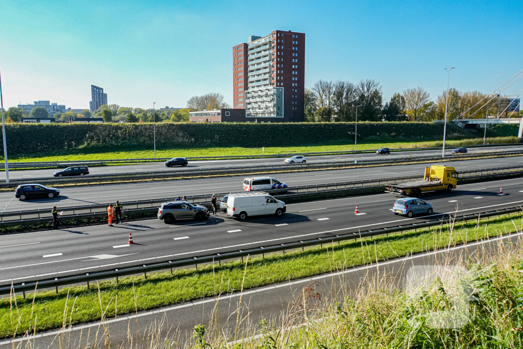 Rijbanen afgesloten wegens ongeval met meerdere voertuigen