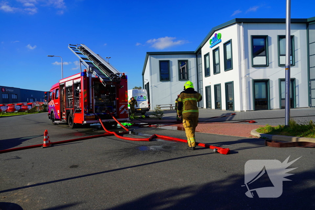 Brand bij meubelmaker snel onder controle