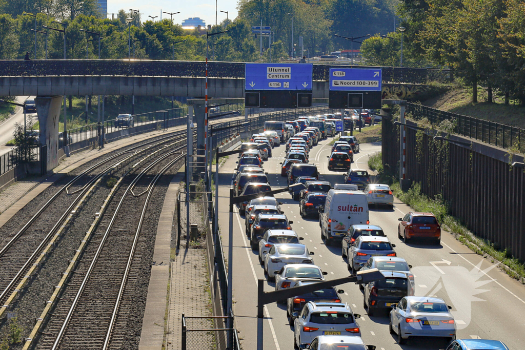 Verkeersinfarct rond Amsterdam door afsluiting snelweg