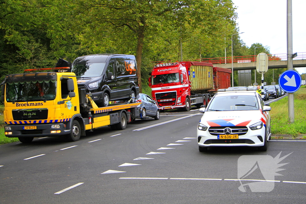 Vrachtwagen veroorzaakt kettingbotsing