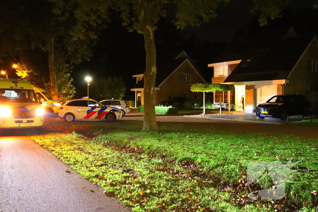 Persoon raakt gewond bij steekpartij in woning