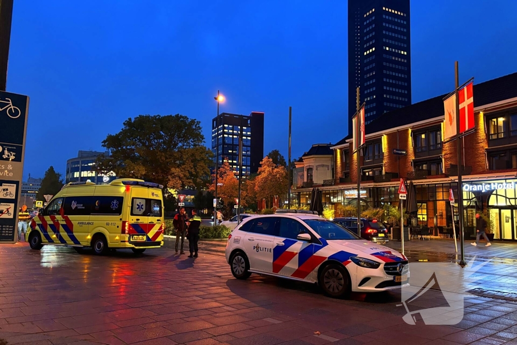 Fietser gewond bij botsing met pakketbezorger