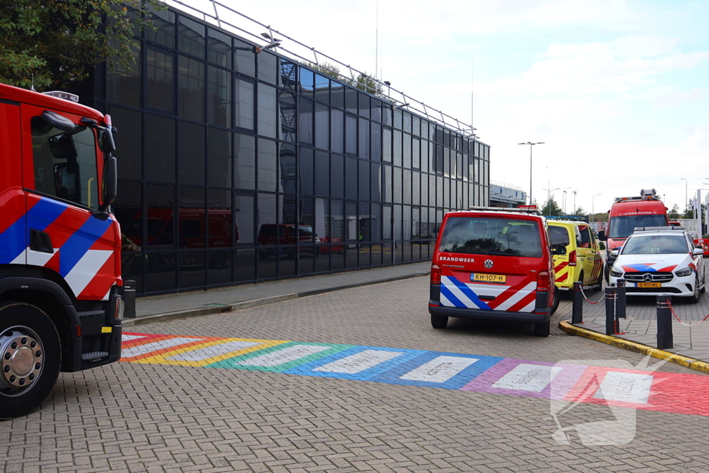 Brandweer doet onderzoek bij CO2 lekkage in pand Johnson Johnson