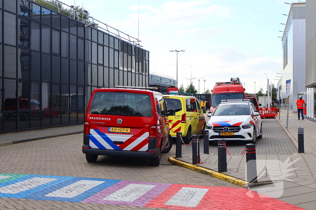 Brandweer doet onderzoek bij CO2 lekkage in pand Johnson Johnson