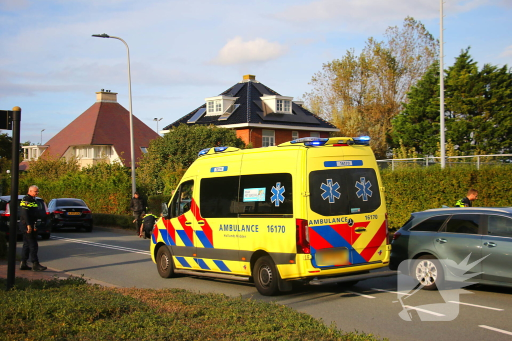 Kind op fiets geschept door automobilist