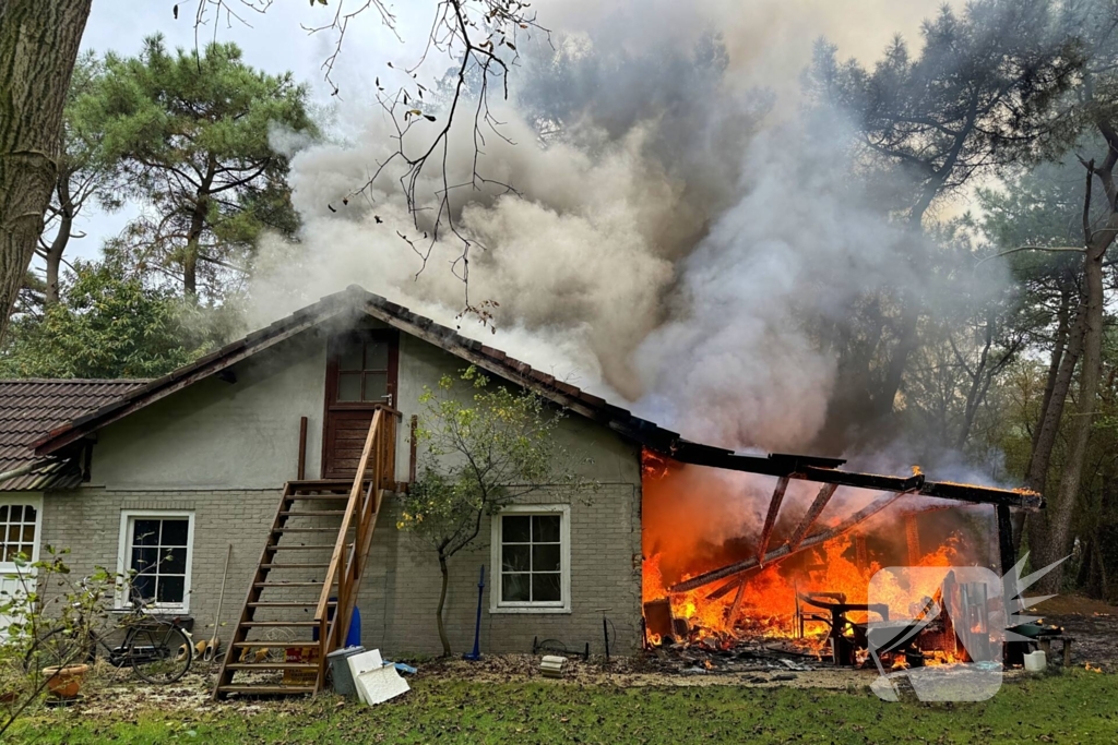 Uitslaande middelbrand in woning