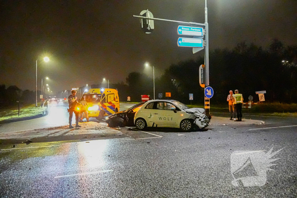 Gewonde en flinke schade bij aanrijding