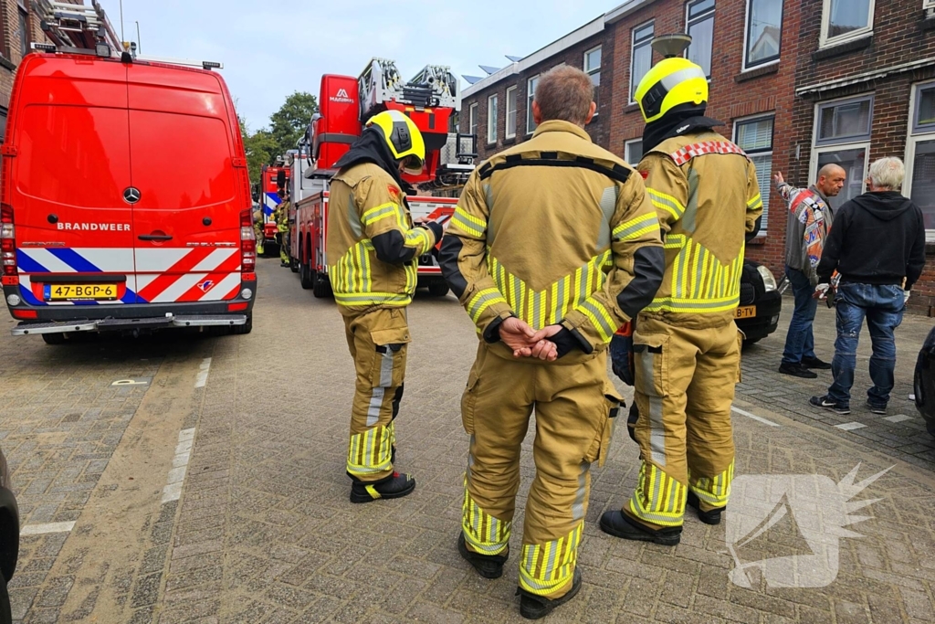 Brand in woning: Twee personen nagekeken door ambulancepersoneel